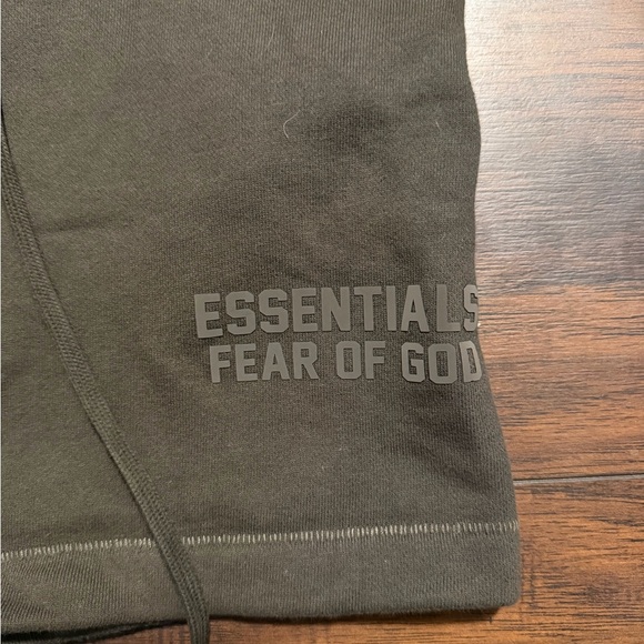 Fear Of God Essentials Ink shorts - Picture 2 of 3